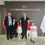Sapanca’da Tepebaşı Aktar İlkokulu Öğrencilerinden İlçe Milli Eğitim Müdürüne Anlamlı Ziyaret