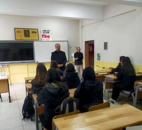 İlçe Milli Eğitim Müdürü Serkan Korkmaz, Sapanca Anadolu Lisesi’nde Yeni Müfredatı Anlattı