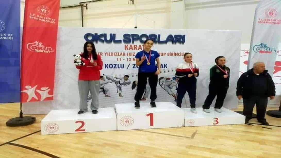 Sapanca Nazmiye-Ömer Sözer Ortaokulu Öğrencisi Karate Müsabakalarında Türkiye Finallerine Yükseldi