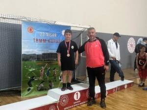 Sapanca Gazipaşa İlkokulu Öğrencileri 23 Nisan Güreş Turnuvası’nda İl Birinciliği Elde Etti