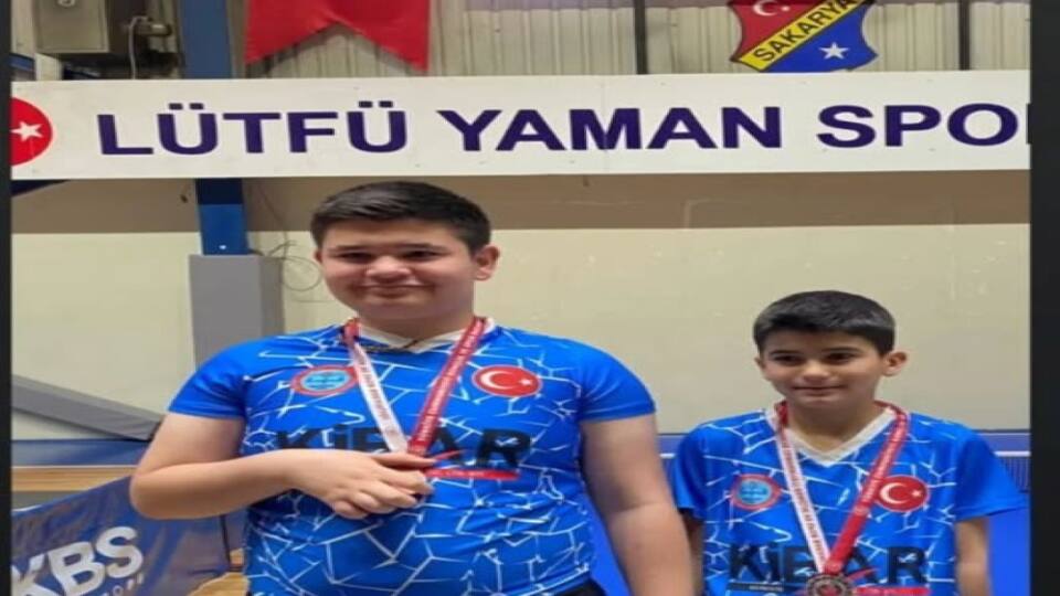 Sapanca'nın Özel Eğitimli Sporcuları Masa Tenisi Turnuvasında Başarıya Ulaştı